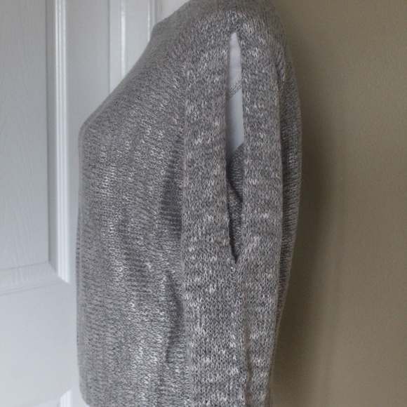 Grey 3/4 Open Sleeve Sweater. - Picture 6 of 6